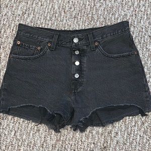 BRAND NEW WOT LEVIS BLACK SHORTS